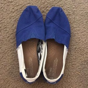 Blue & White Toms